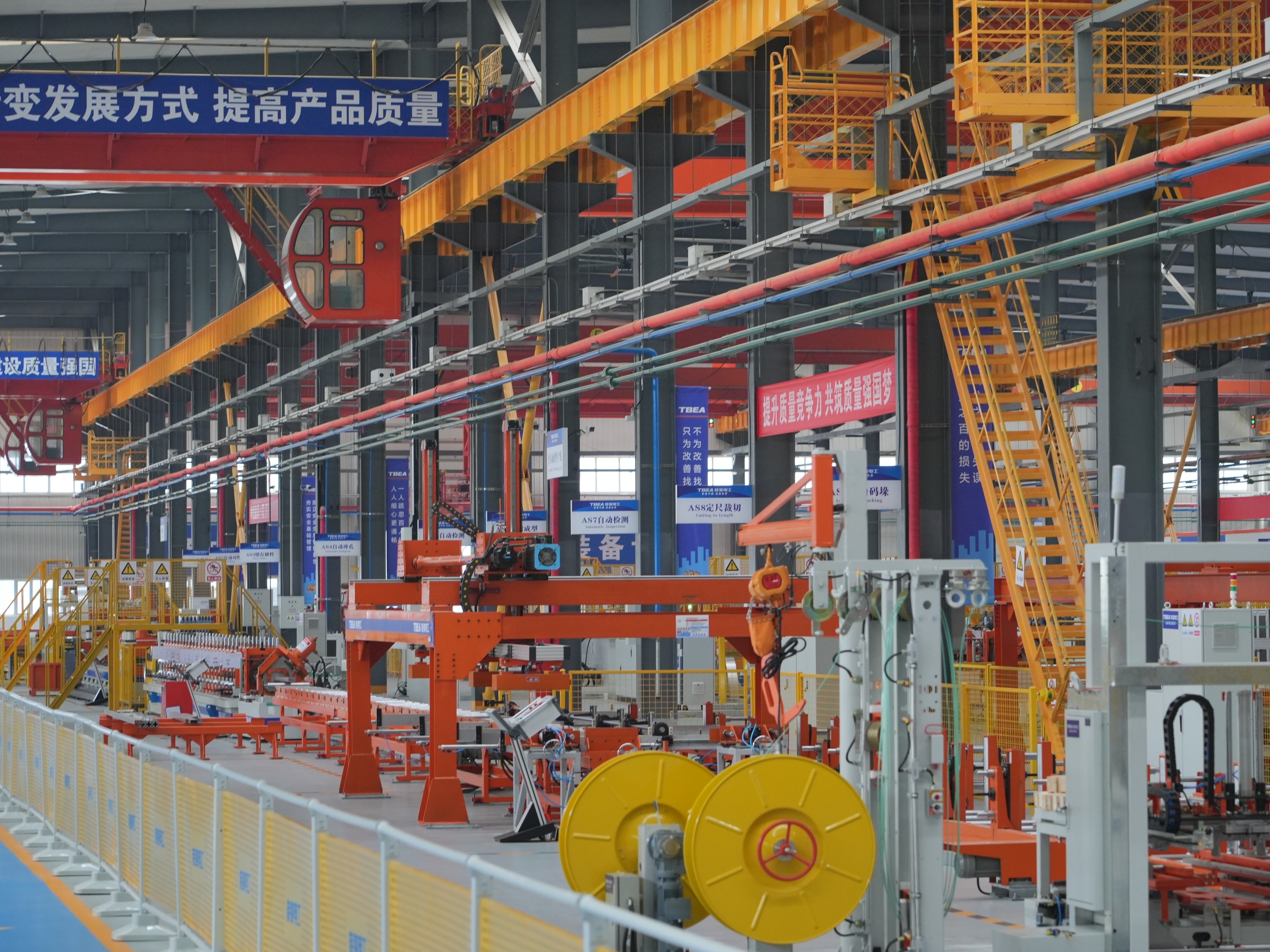 Últimos blogs de la empresa sobre Una revolución en la producción: el poder de la tecnología automática de máquinas de moldeado de rollos