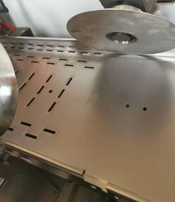 comprar 1m/min - 30m/min Máquina de moldeado de rollo de bandejas de cable Máquina de fabricación de bandejas de cable OEM online manufacture