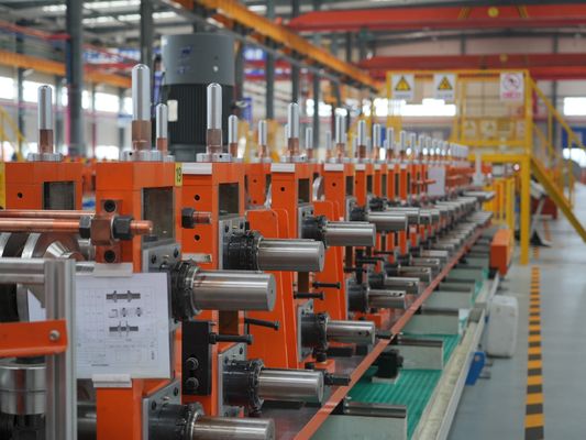 comprar Máquina automática de moldeado de láminas de acero con apilador online manufacture