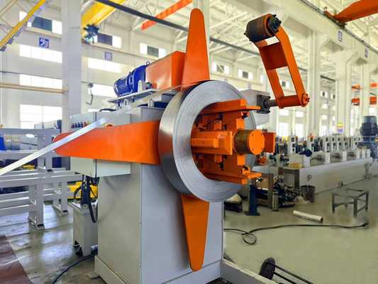 Máquina automática de moldeado de rodillos para cubiertas solares de acero